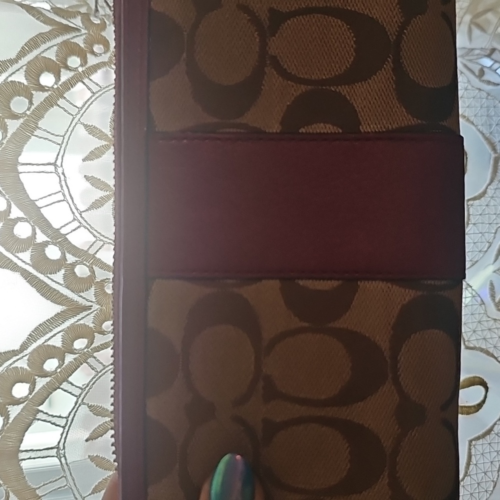 Coach Long Wallet!!
